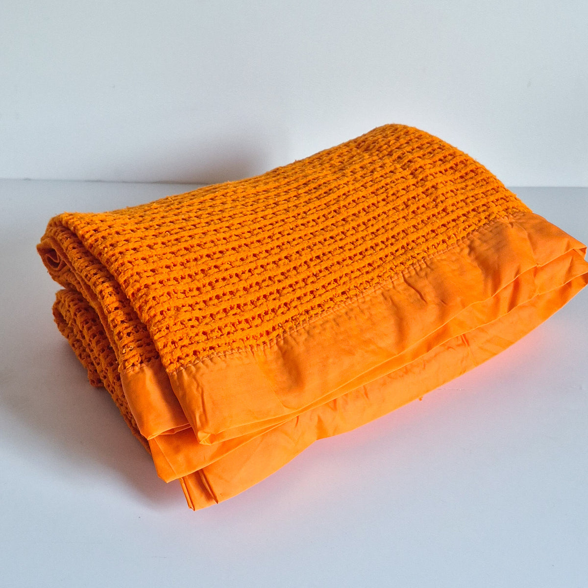 Grande couverture nid d'abeille orange vintage