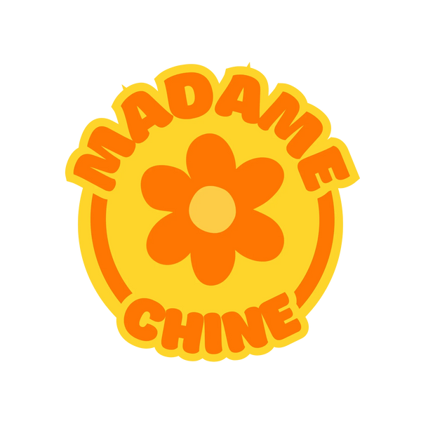 Logo Madame Chine : Brocante en ligne et pépites vintage, fleurs orange style pop et rétro années 70