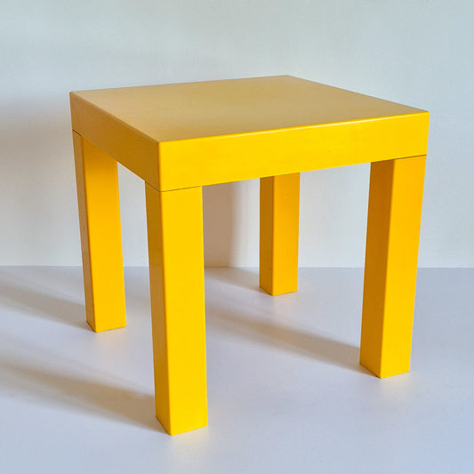 Table d'appoint jaune vintage