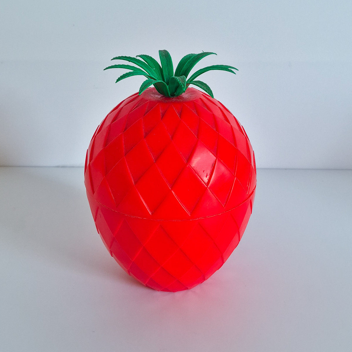 Ananas à glaçons rouge vintage