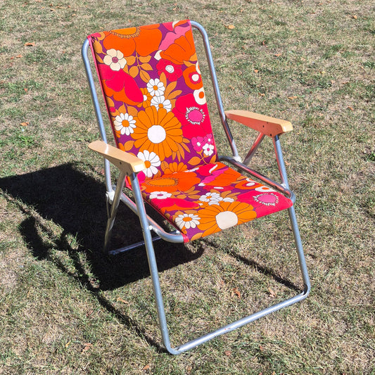 Chaise pliante decor floral rose orange vintage