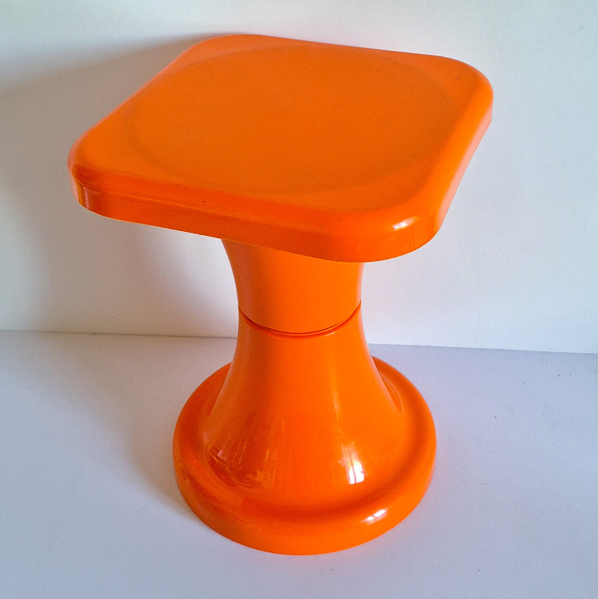 Tabouret Orange Selap vintage