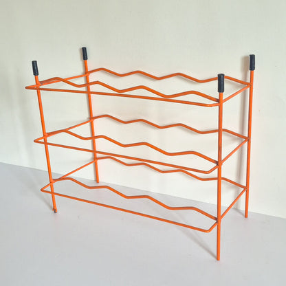 Range bouteilles orange vintage
