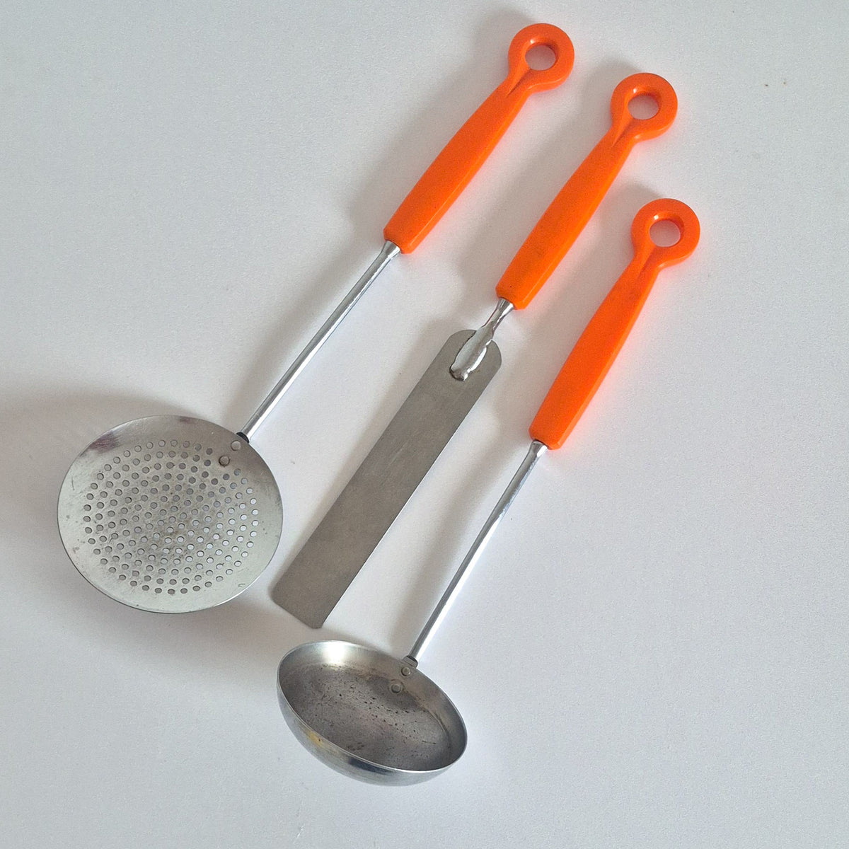 Lot de 3 ustensiles orange vintage