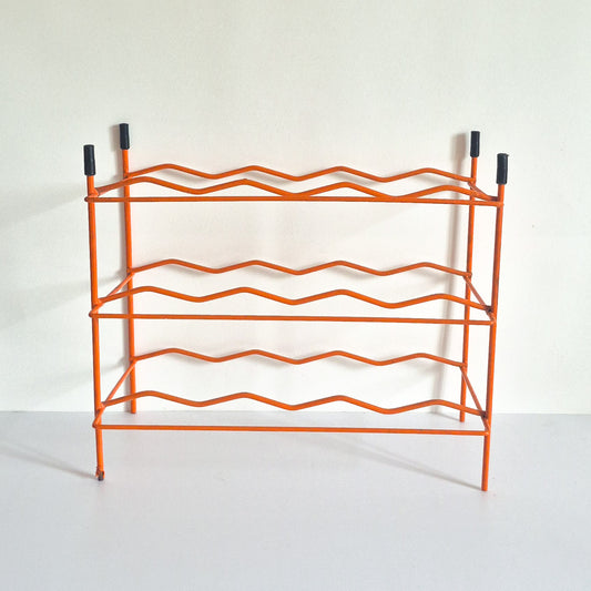 Range bouteilles orange vintage