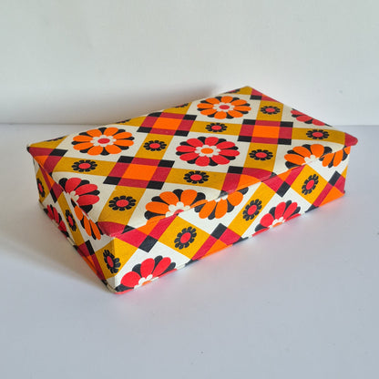 Boite de rangement decor floral 70s