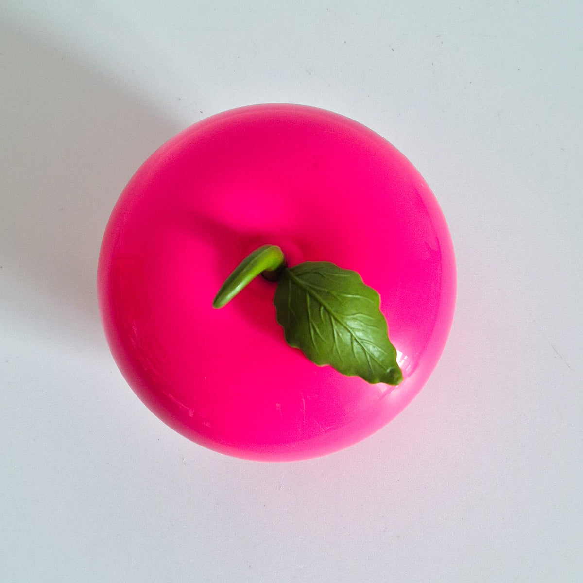 Pomme à glaçons rose vintage