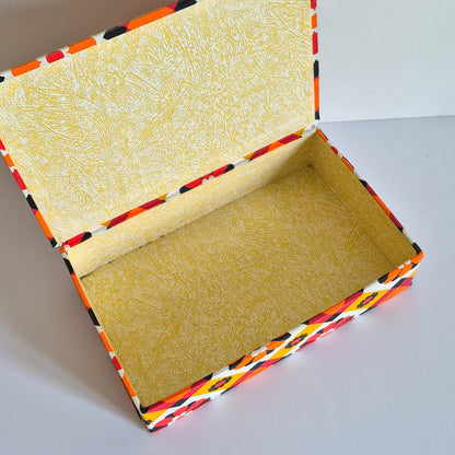 Boite de rangement decor floral 70s