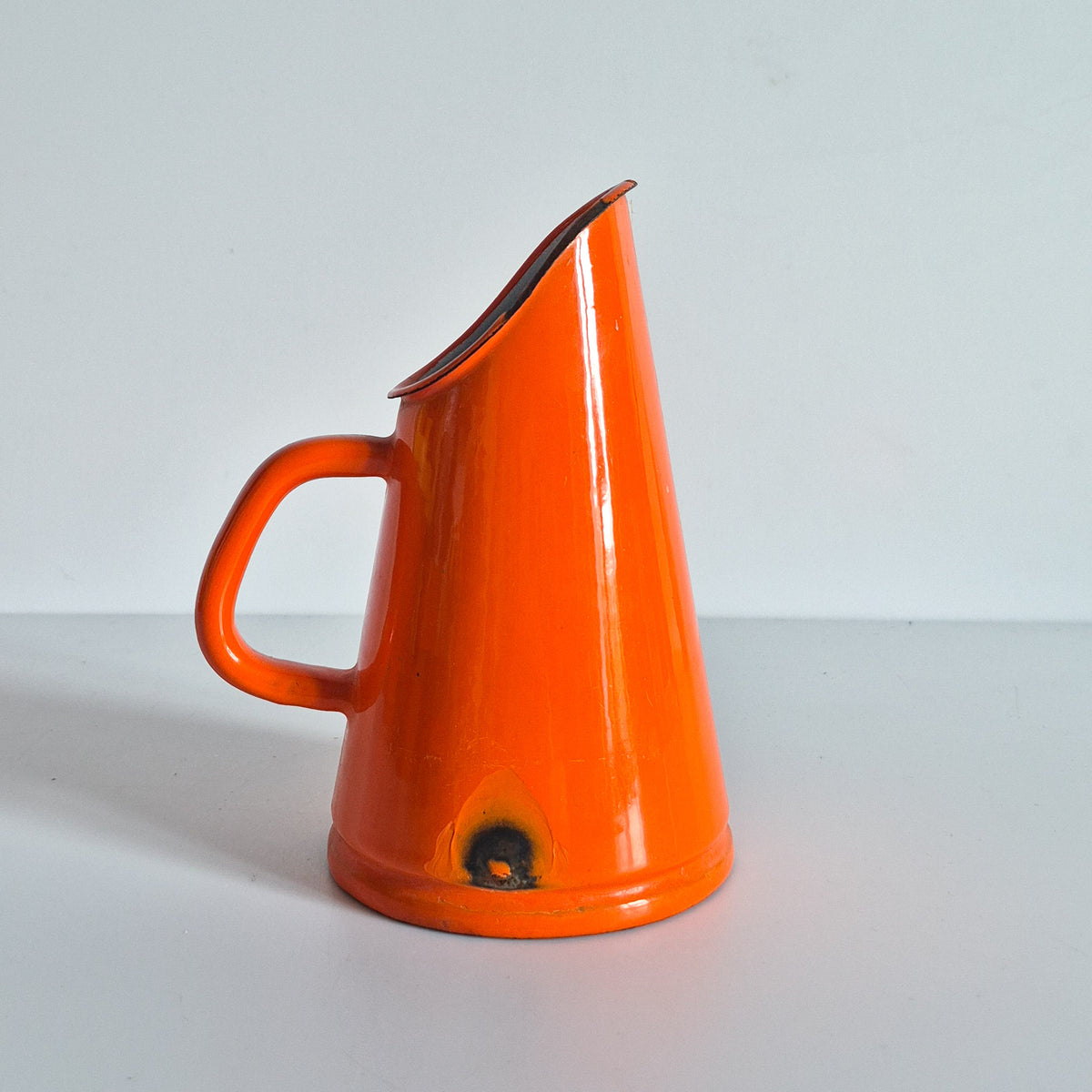 Verseuse / porte cuillères tôle emaillée orange vintage