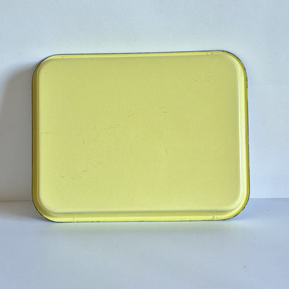 Plat à four jaune pastel emaillé