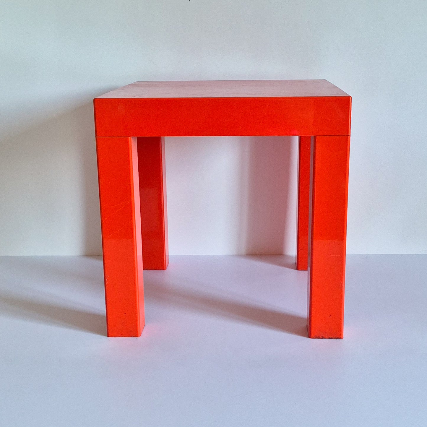 Table d'appoint orange vintage
